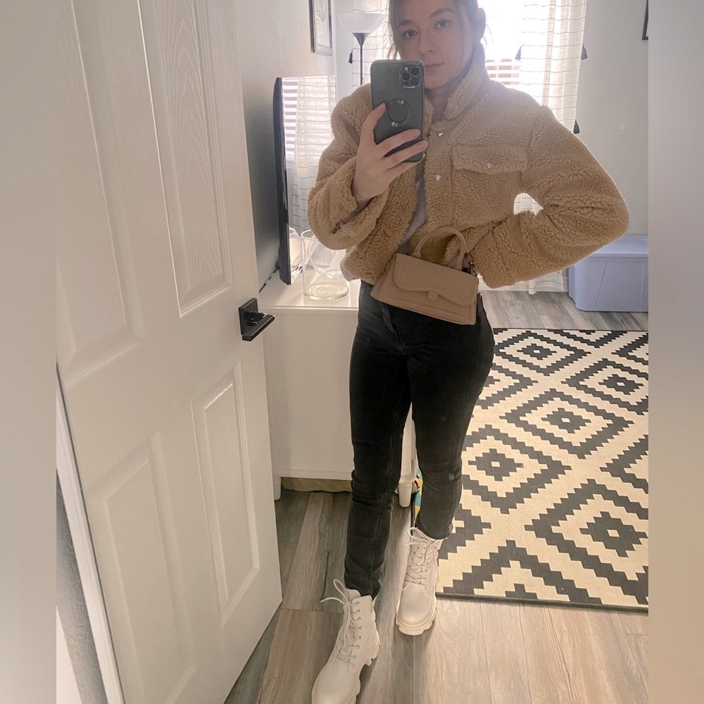 Sherpa tan crop jacket - Picture 9 of 14